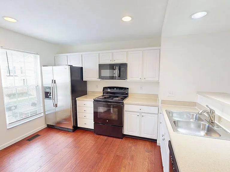 5288 Royal Arch Cascade Dr — Photo 12
