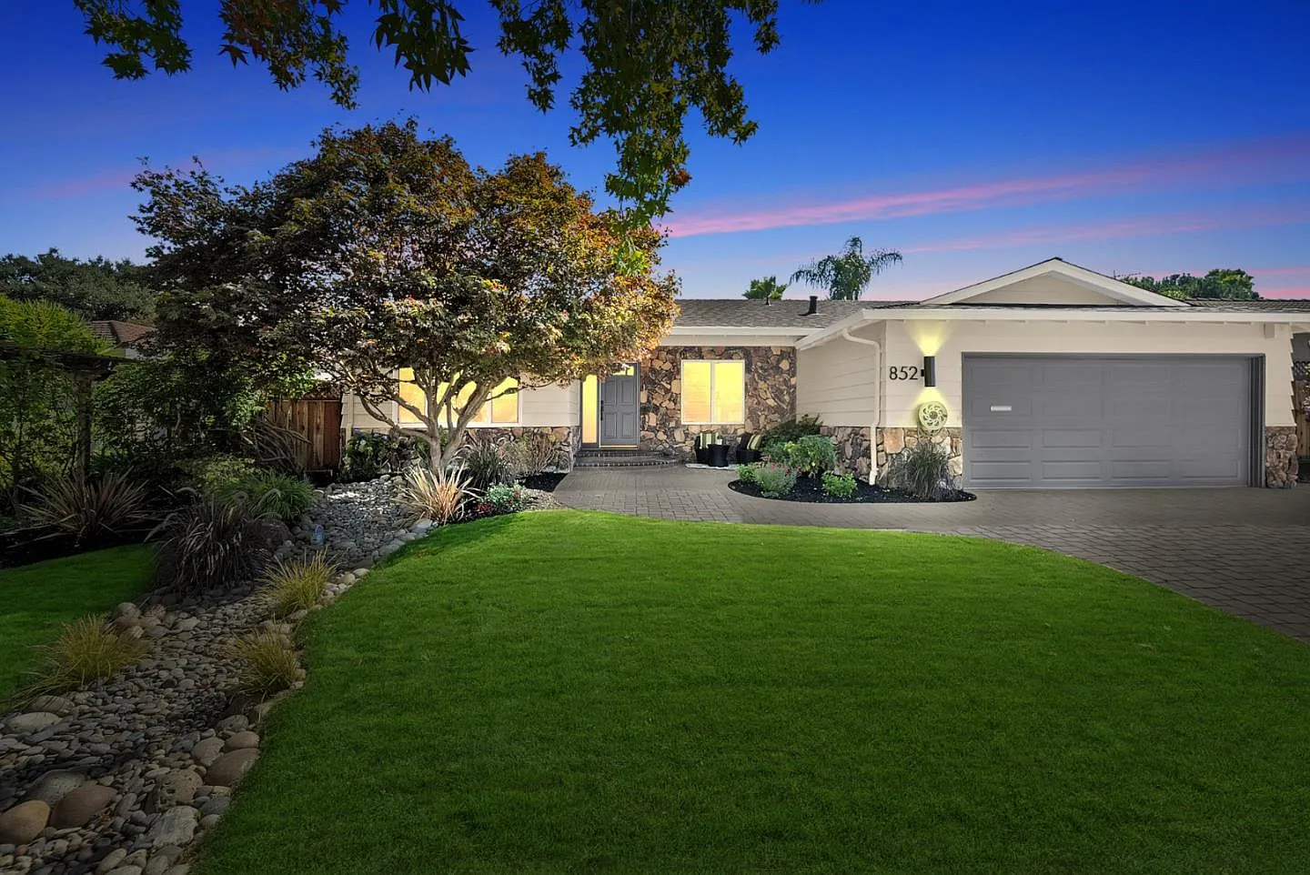852 Buchser Way photo 1