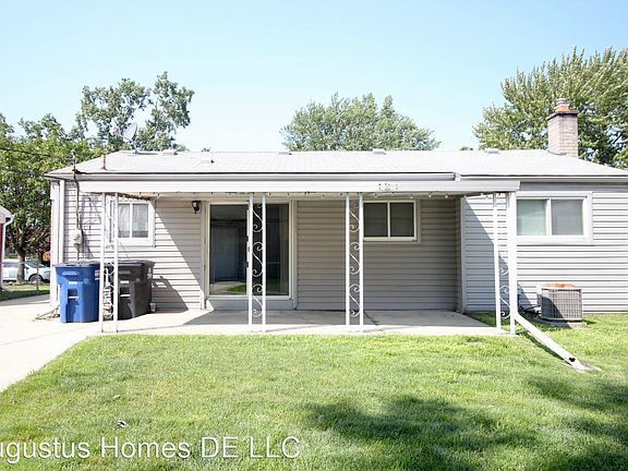 3rd image of 33043 Creston Ave