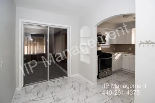 11915 Granger Rd Photo 1