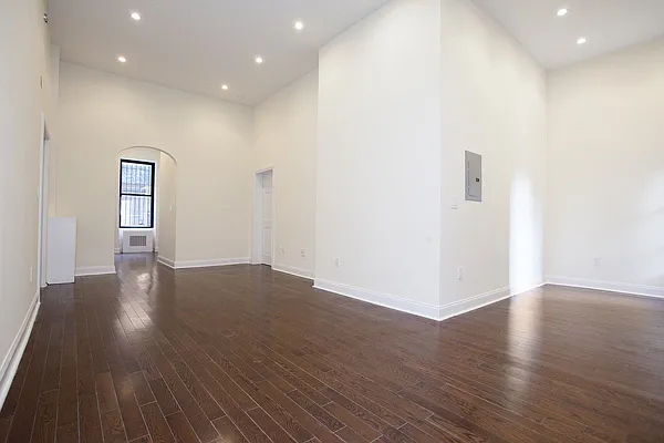 Rented by Susan Finkel, LREB | media 10