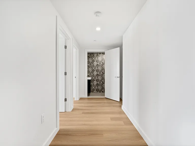 11 Weirfield St #4B — Photo 9