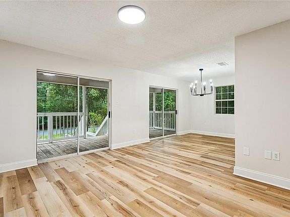 4th image of 23605 Redwood Dr