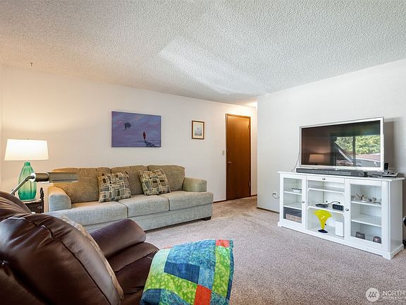 5th image of 24832 12th Avenue S