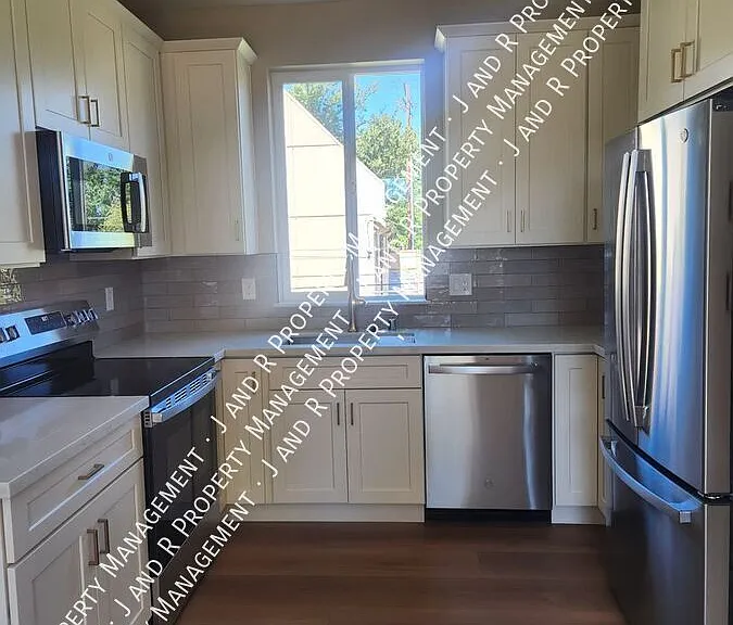 817 V St #2 — Photo 1