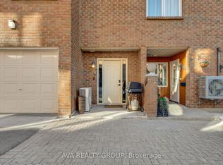 106 Stratas Ct, Kanata, ON K2L 3K4