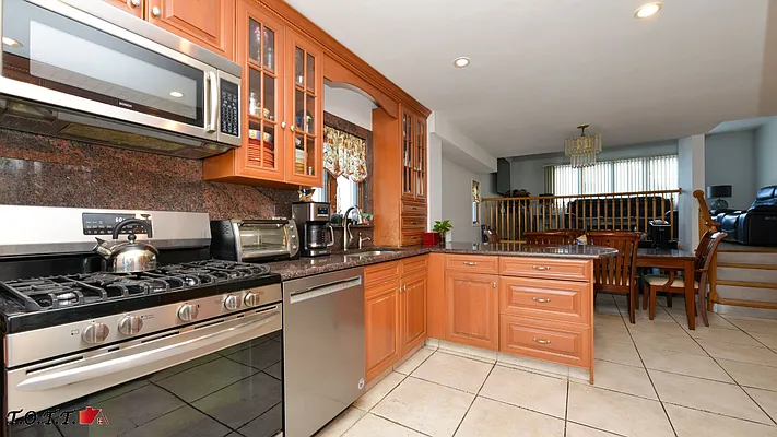 Sold by Talk of the Town Realty | media 9