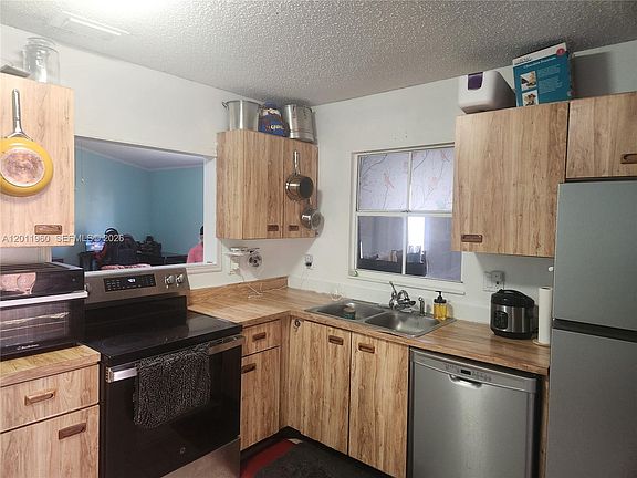 4th image of 4250 SW 72nd Ter