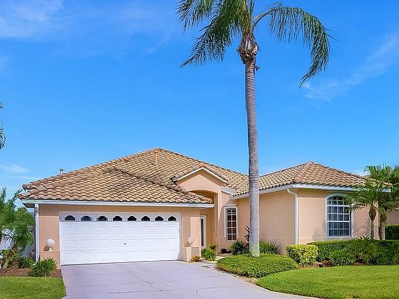 2nd image of 925 Palm Brook Dr