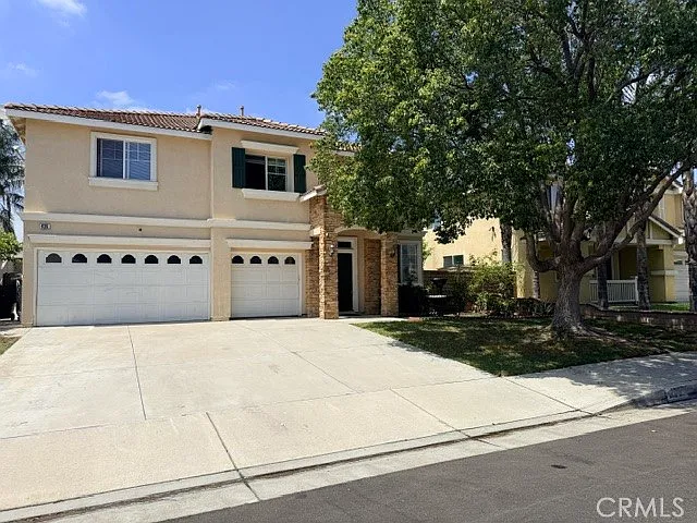 435 E Tam O Shanter St — Photo 2