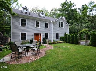 10 Clocks Ln, Darien, CT 06820