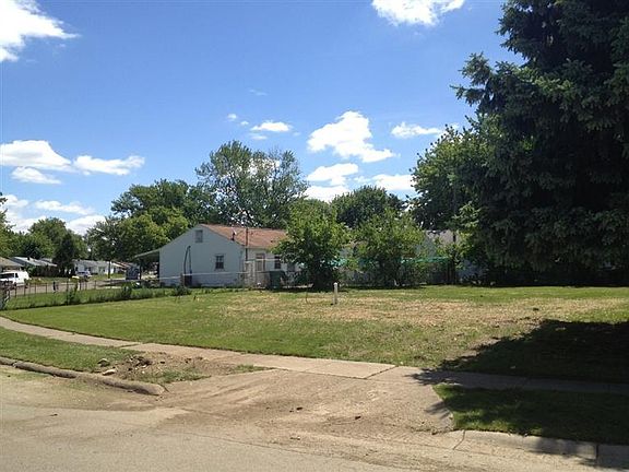 5th image of 38 Ramona Dr