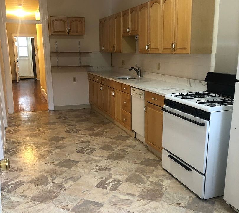1st image of 77-79 Newbury St #2R