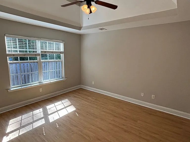 806 Whispering Willow Ct — Photo 4