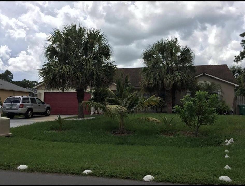 1st image of 1462 SW Leisure Ln