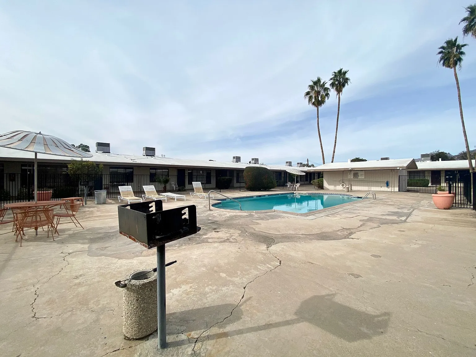 Swan Court Apartments - 1 and 2 Bedroom Homes! — Photo 4