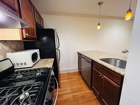 4th image of 325 S 12th St #101-1R