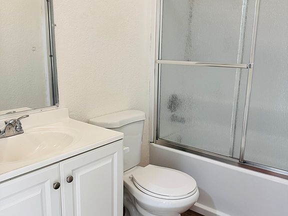 4th image of 158 W Carlton Way #205