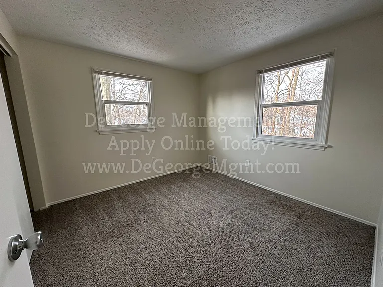 Sterling Square Townhomes — Photo 14