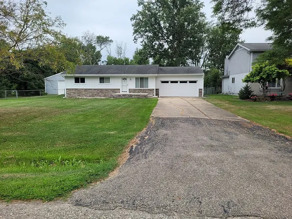48188 Forbes Dr, Chesterfield, MI 48047