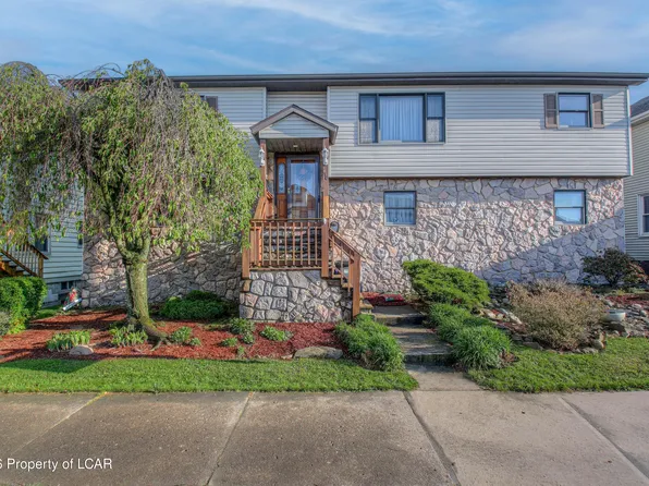 410 Carleton Ave, Hazleton, PA 18201