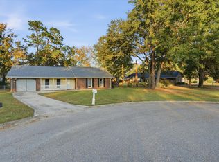 102 Moccasin Ct, Summerville, SC 29486