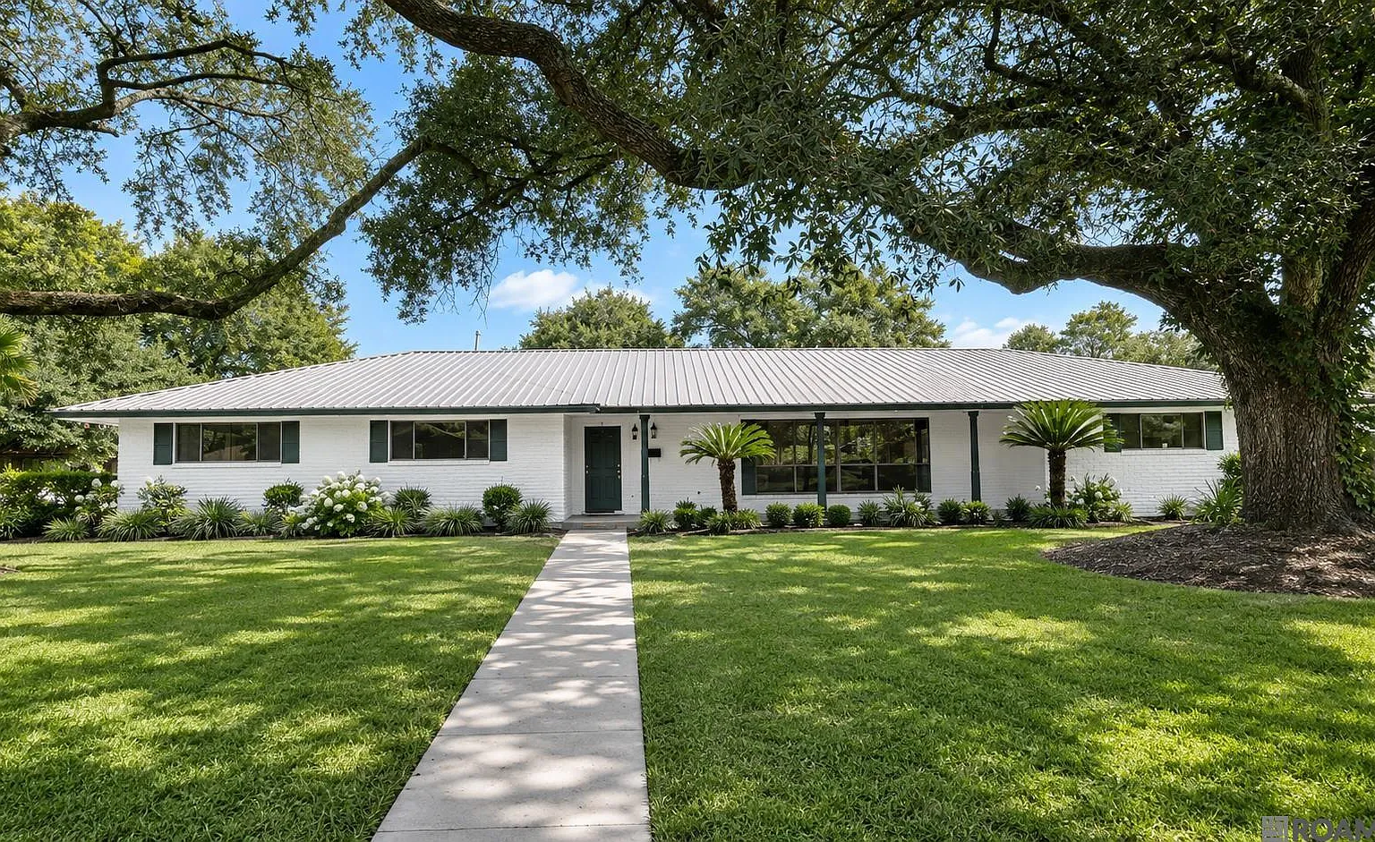 5 bed, 2995 sqft, $1,000 — Photo 2