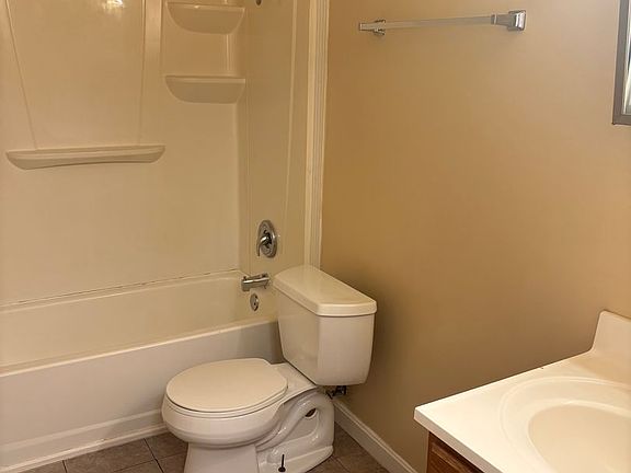 4th image of 106-122 Polk St #16