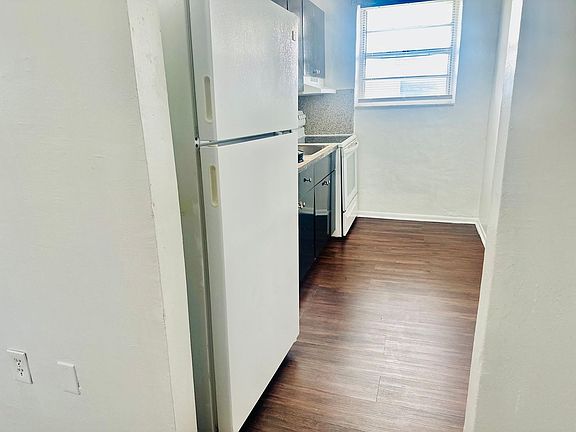 2nd image of 1801 NW 2nd Ct APT 202