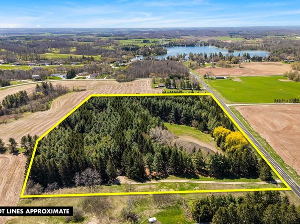 8407 PIGEON LAKE ROAD, Valders, WI 54245