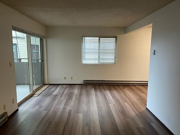 4th image of 2318 Yale Ave E APT 201