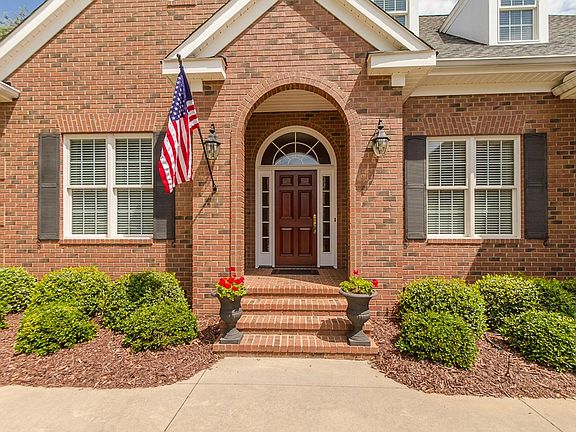 5th image of 4138 Shady Oaks Dr