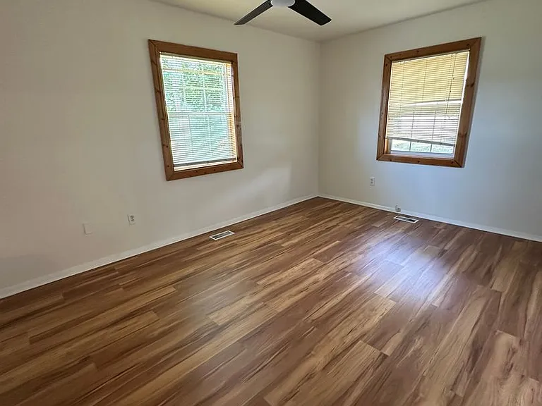 26 Newport Ln — Photo 11