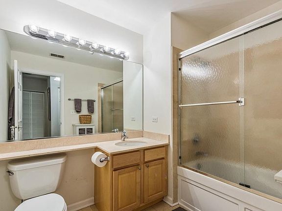 4th image of 1201 W Wrightwood Ave APT 11