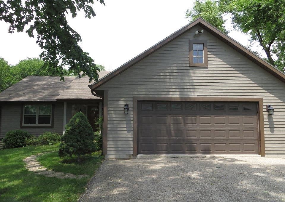 1st image of S62W23206 Fern Dr