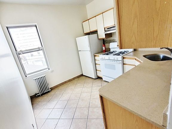 2nd image of 23-36 35th St #2BB