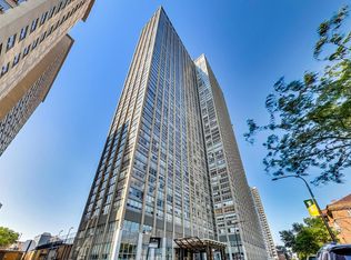 655 W Irving Park Rd APT 812, Chicago, IL 60613