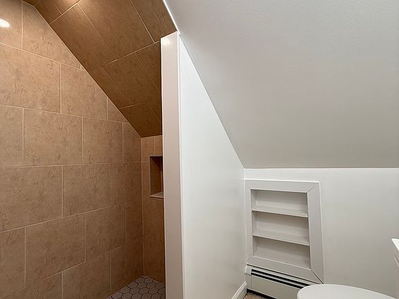 5th image of 217 Erie St #3