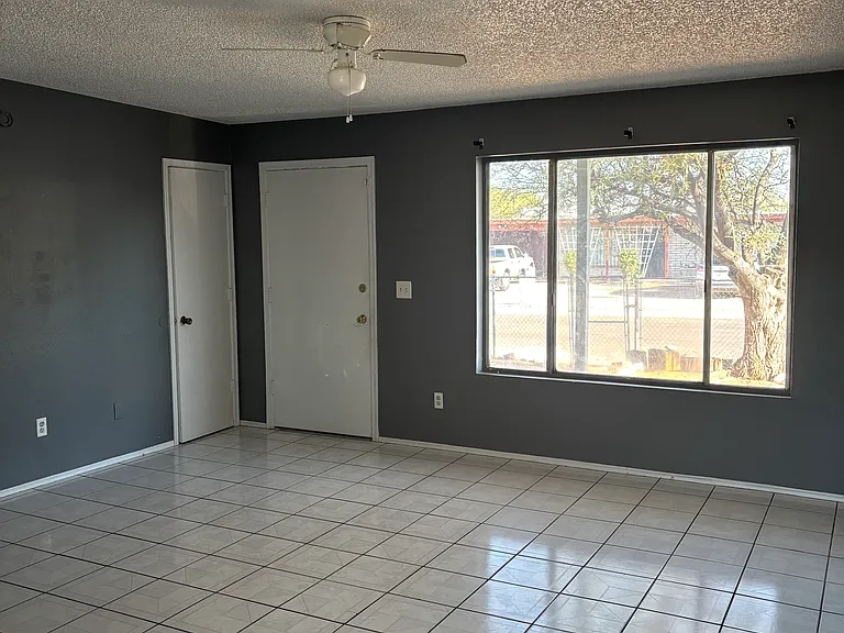 2146 E Holladay St — Photo 3