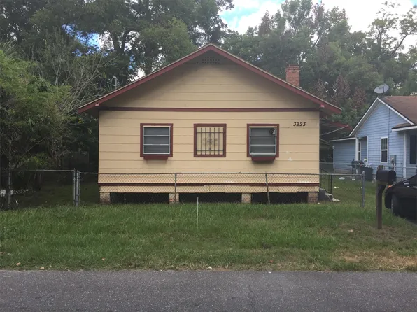 3223 Dignan St, Jacksonville, FL 32254