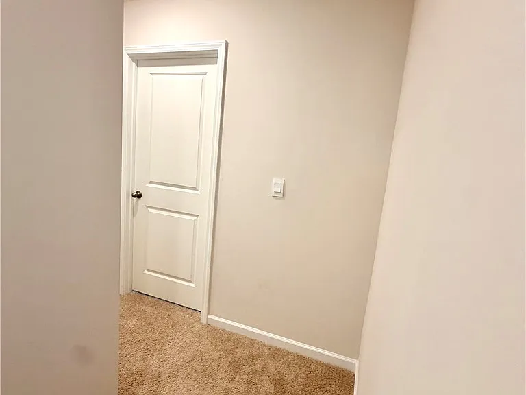 305 Robert Pl — Photo 29