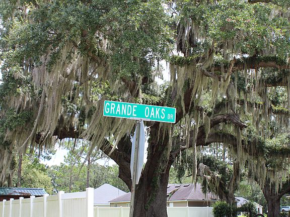 2nd image of 4087 Grande Oaks Dr