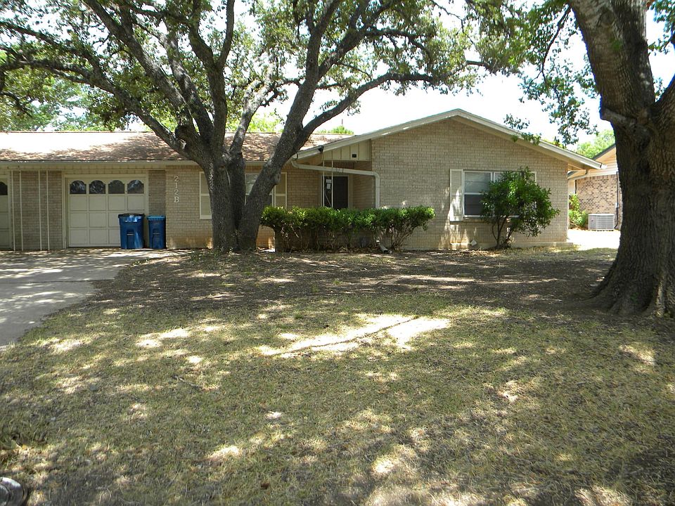 1st image of 212 Manor Dr #B