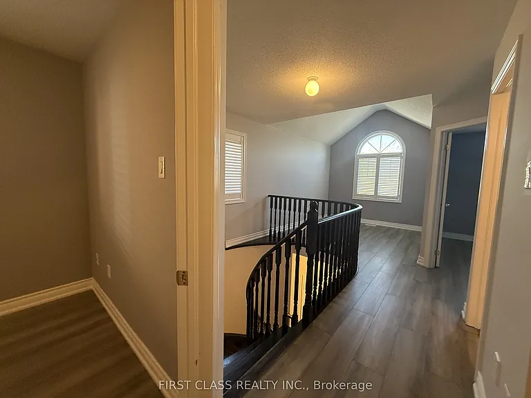 36 Princess Diana Dr — Photo 13
