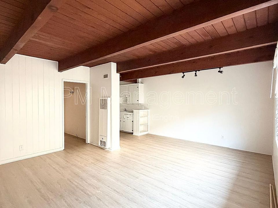 1st image of 7036 Hawthorn Ave #2