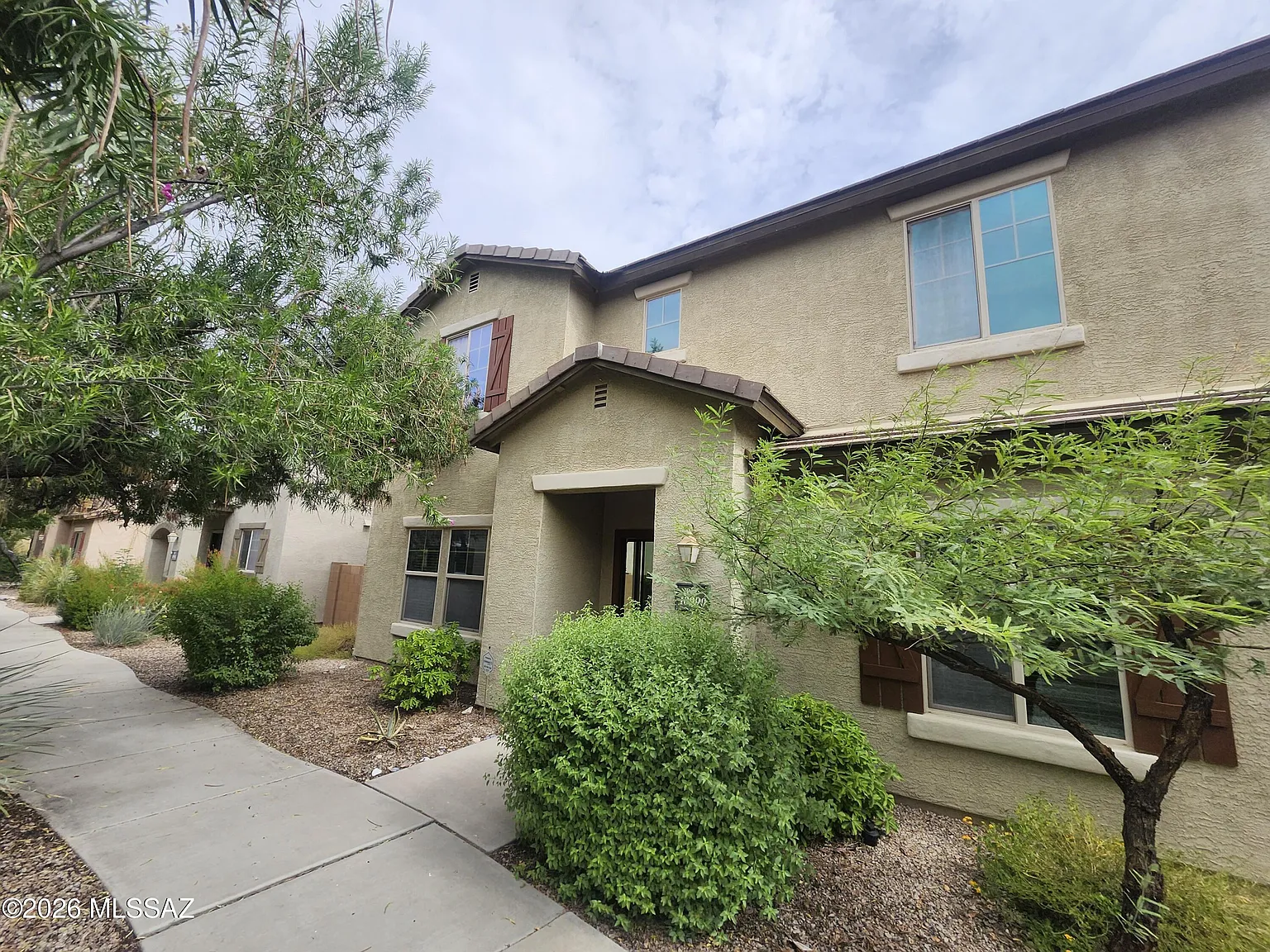 4 bed, 2.5 bath, 2447 sqft, $2,200 — Photo 3