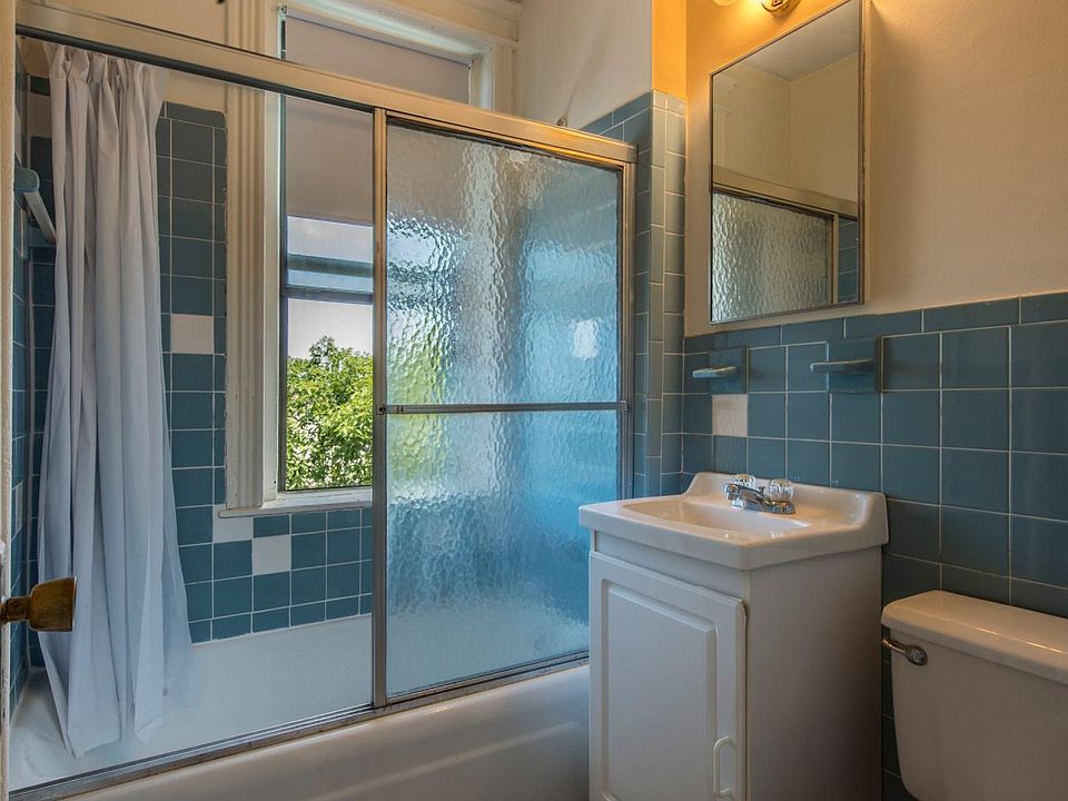 2nd image of 1105 Commonwealth Ave #7