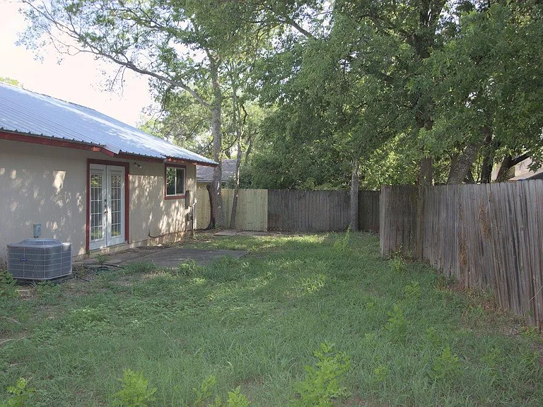 5204 Village Trl — Photo 15