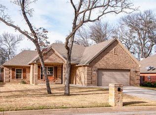 941 Oak Valley Rd, Burleson, TX 76028