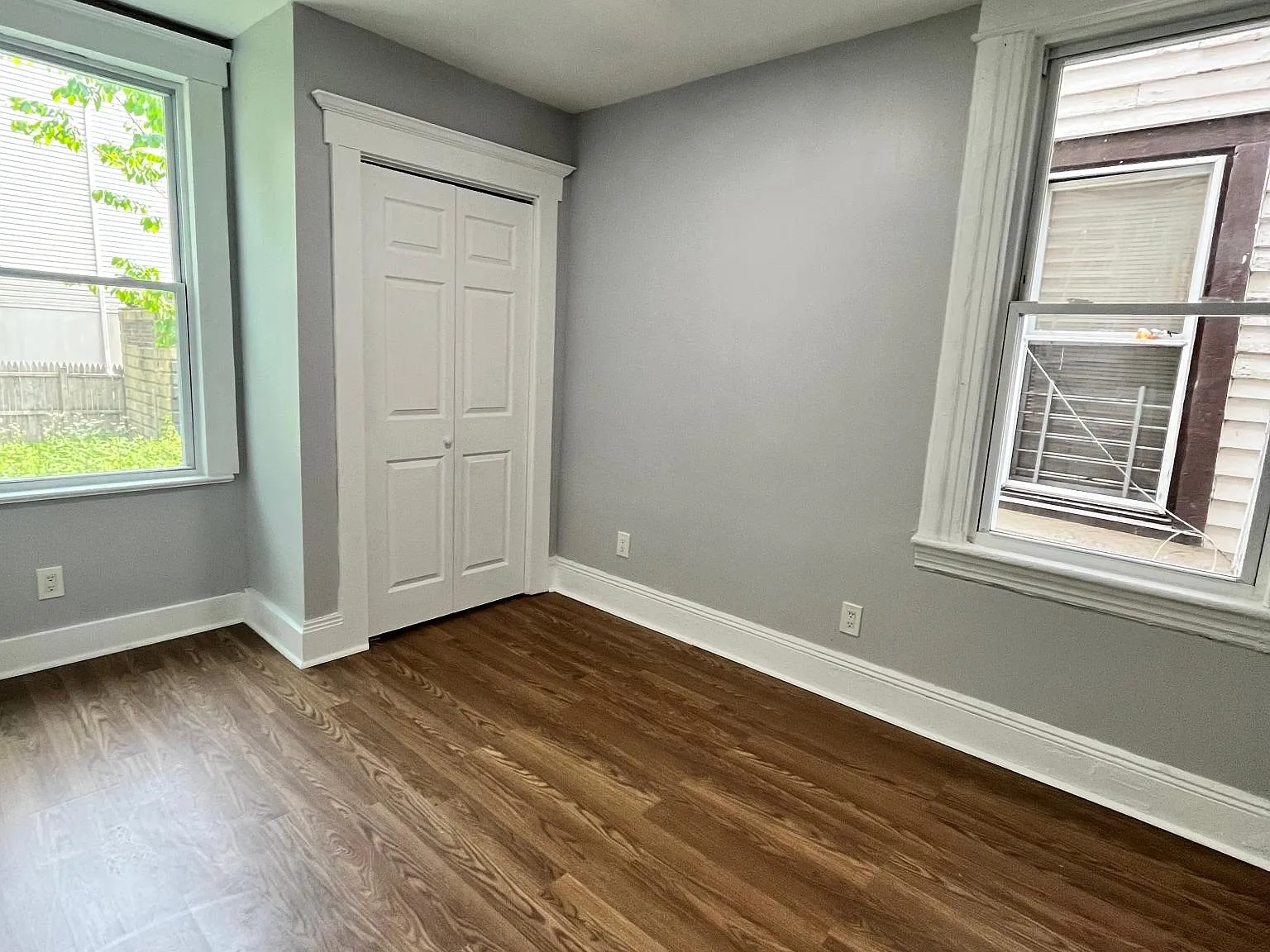 3 bed, 1000 sqft, $2,400 — Photo 3